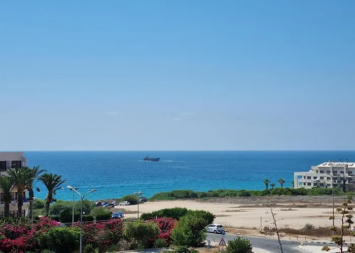 Diamond Sea View Penthouse アパート *