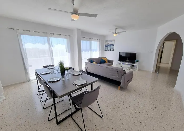 Diamond Sea View Penthouse *